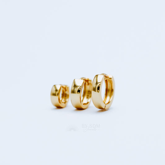 Simple Round Hoop Earrings • Huggies • Gold • Silver