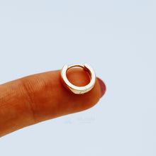 Load image into Gallery viewer, Simple Round Hoop Earrings • Huggies • Gold • Silver

