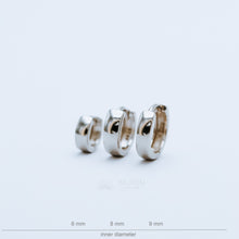 Load image into Gallery viewer, Simple Round Hoop Earrings • Huggies • Gold • Silver
