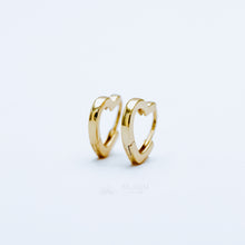 Load image into Gallery viewer, Heart Link Hoop Earrings • Huggies • Gold • Silver
