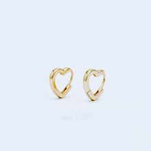 Load image into Gallery viewer, Heart Link Hoop Earrings • Huggies • Gold • Silver
