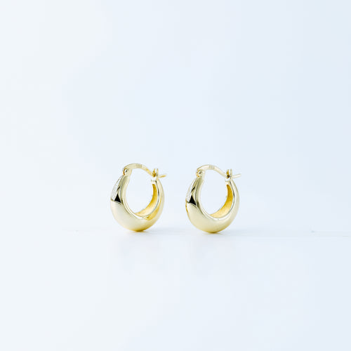 Statement Tapered Hoop Earrings • Gold Hoop Earrings • Lightweight Earrings • Minimalist Earrings • bySDMjewels jewelry