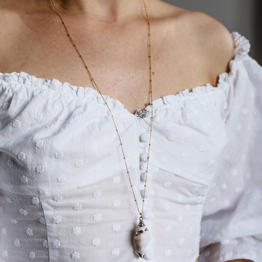 Real Conch Shell Necklace • Gold Natural Shell Necklace • Dainty Gold Necklace • Ocean Jewelry • Seashell Jewelry • Sea Shell Necklace